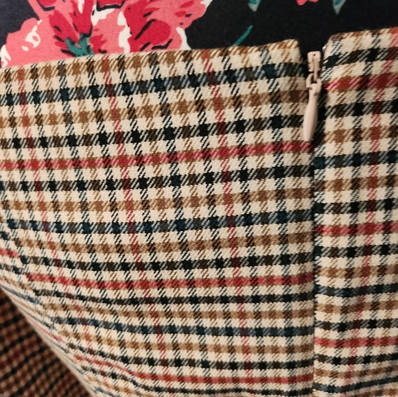 Dress - Picture 8 of 9